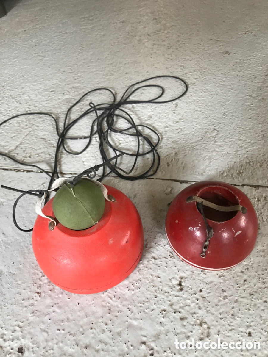 Juegos antiguos: Juego de la pelota, encestar. - Foto 1