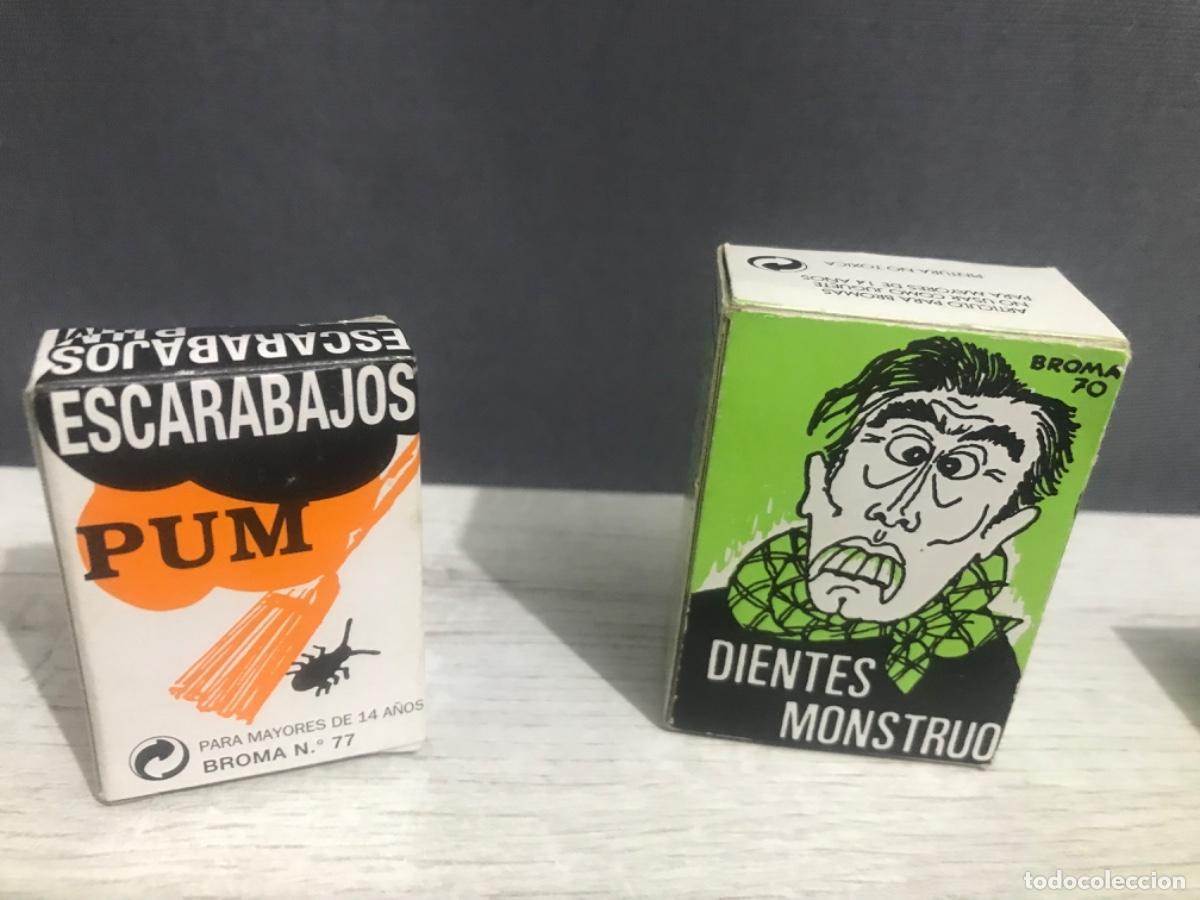 Juegos antiguos: Lote de art&iacute;culos de bromas - Foto 2