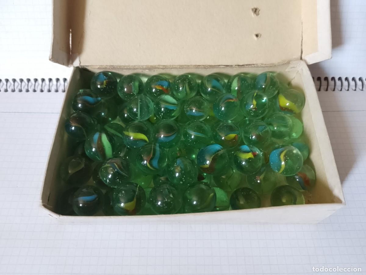 Juegos antiguos: Lote de canicas de cristal - Foto 1
