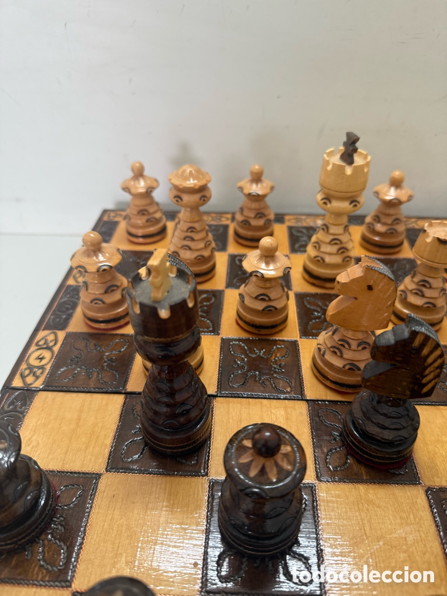 Juegos antiguos: Antiguo ajedrez, hecho a mano madera - Foto 6