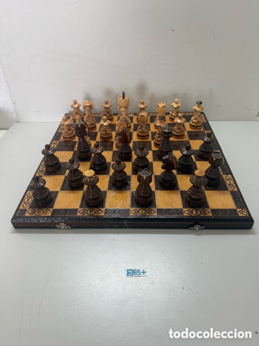 Juegos antiguos: Antiguo ajedrez, hecho a mano madera - Foto 1