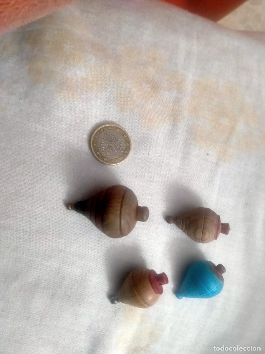 Juegos antiguos: trompos de madera antiguos peque&ntilde;os - Foto 1