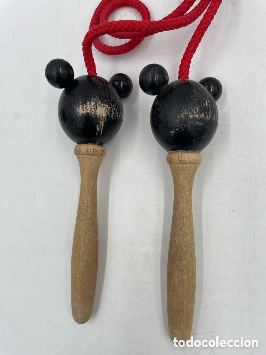 Juegos antiguos: Comba antigua de madera Mickey. - Foto 2