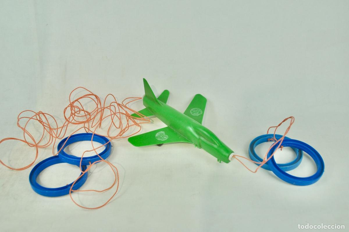 Juegos antiguos: Avi&oacute;n de juguete de pl&aacute;stico - Foto 1