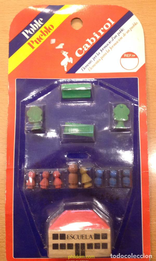 Juegos antiguos: Piezas de madera para la formaci&oacute;n de un pueblo. CABIROL