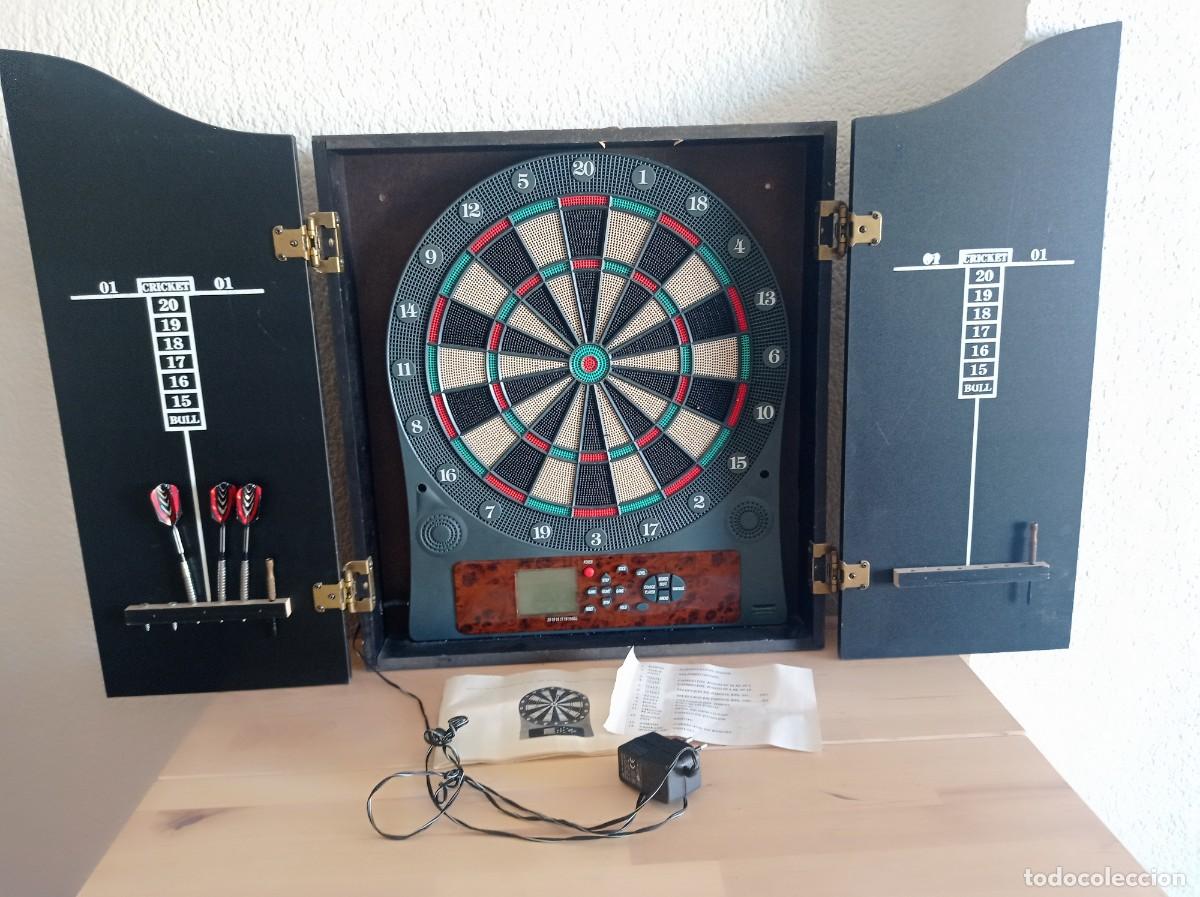 Juegos antiguos: JUEGO DE DARDOS ELECTR&Oacute;NICO - DIANA - CON MUEBLE PARED - FUNCIONA PERFECTAMENTE