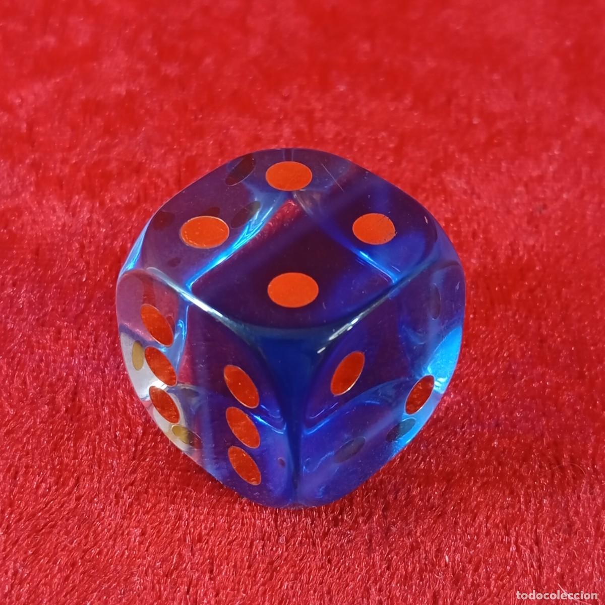 Juegos antiguos: DADO DE JUEGO - ESTILO GEMINI - AZUL TRANSPARENTE CON PUNTOS DORADOS - 2,5 CM / 2270