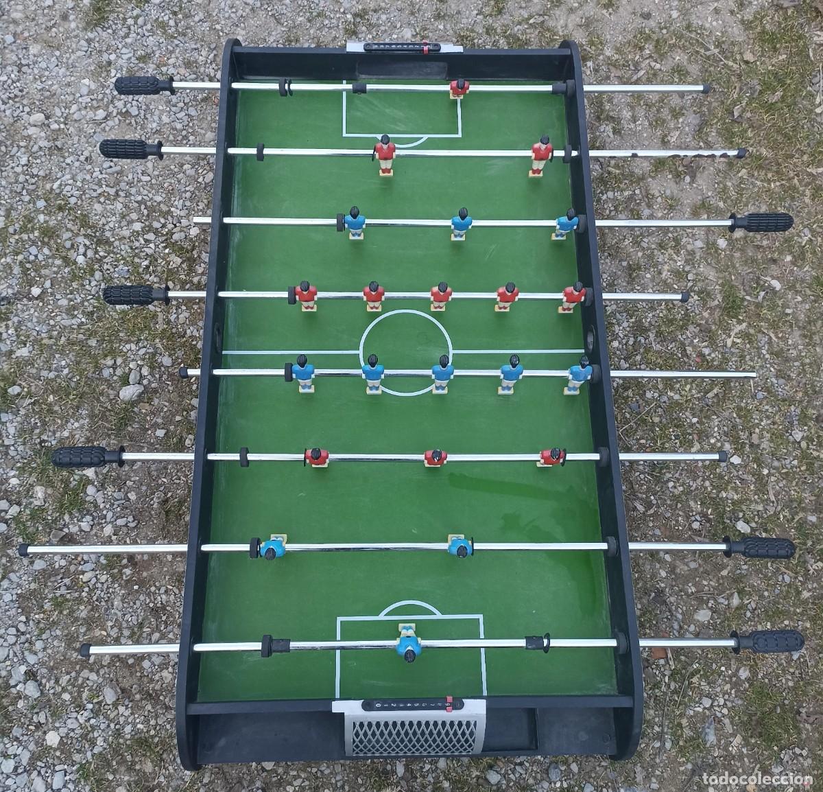 Juegos antiguos: Viejo futbol&iacute;n, usado