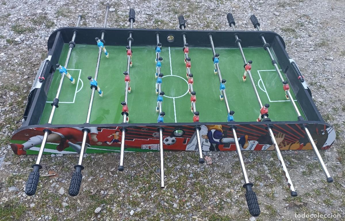 Juegos antiguos: Viejo futbol&iacute;n, usado - Foto 2