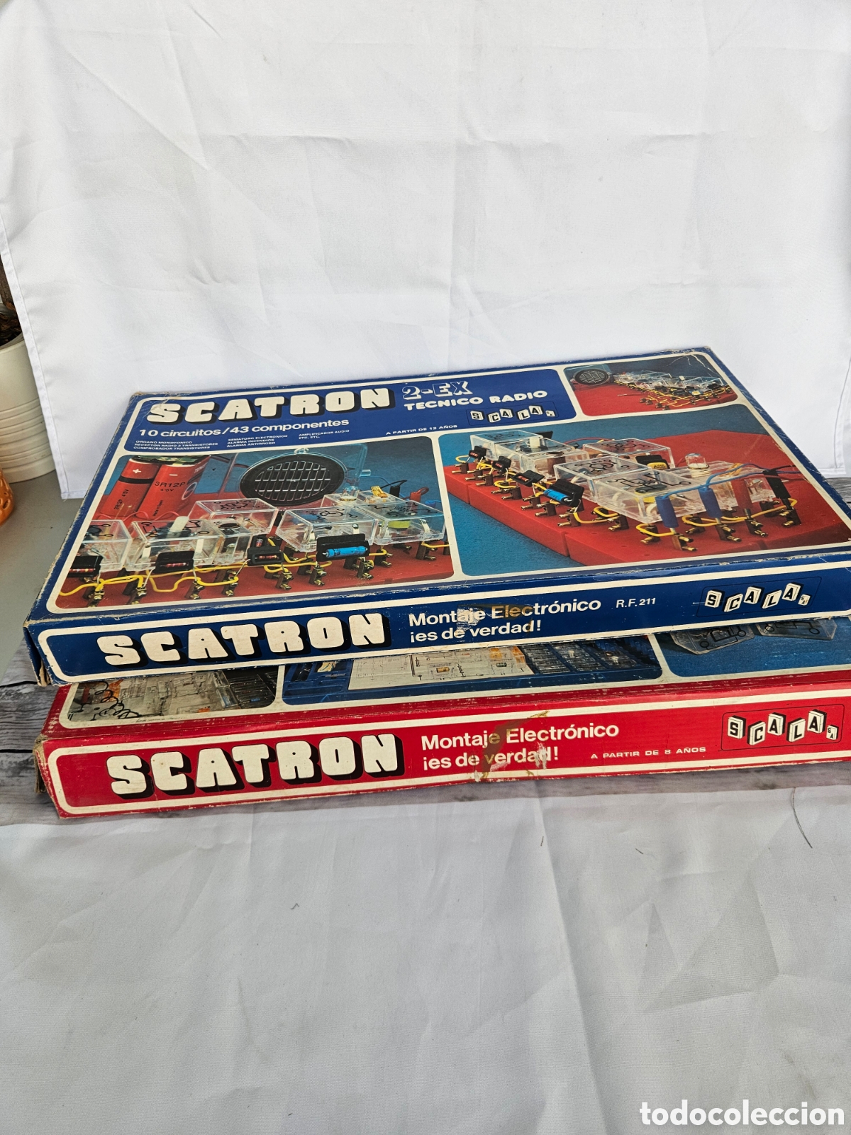 Juegos antiguos: 2 JUEGOS SCATRON. TECNICO RADIO R.F 211. MONTAJE ELECTRICO. SCALA SA