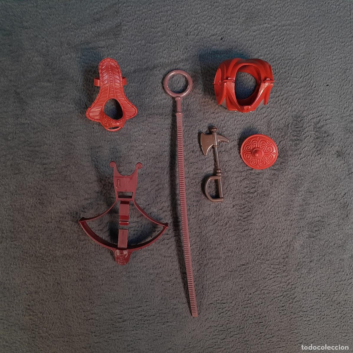 Juegos antiguos: LAM-1. LOTE ACCESORIOS VARIOS GRANATE MASTERS OF THE UNIVERSE - PL&Aacute;STICO. 1984
