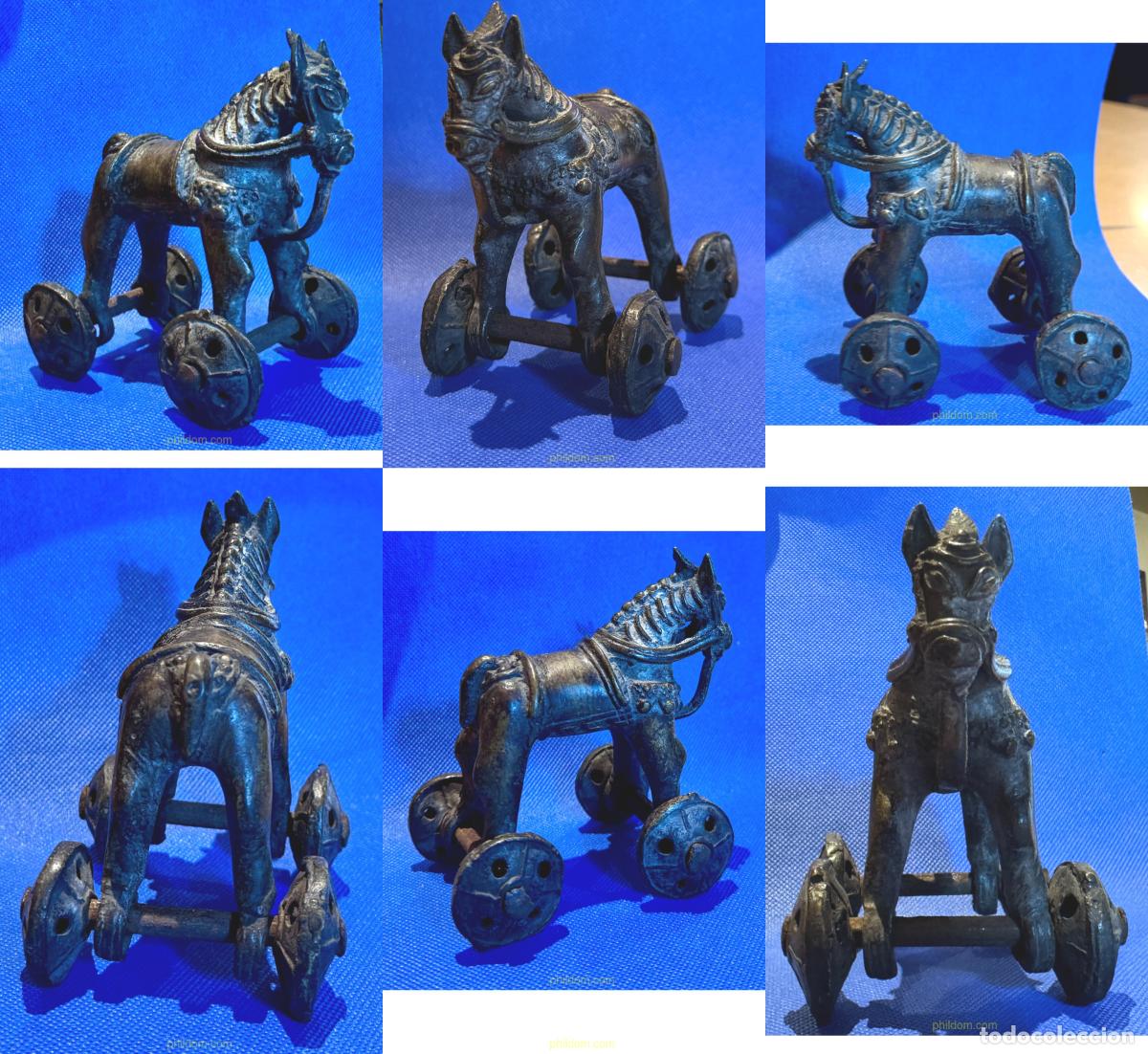 Juegos antiguos: CABALLO DE JUGUETE ANTIGUO DE BRONCE SOBRE RUEDAS PROCEDENTE DE LA INDIA. 12x12xm