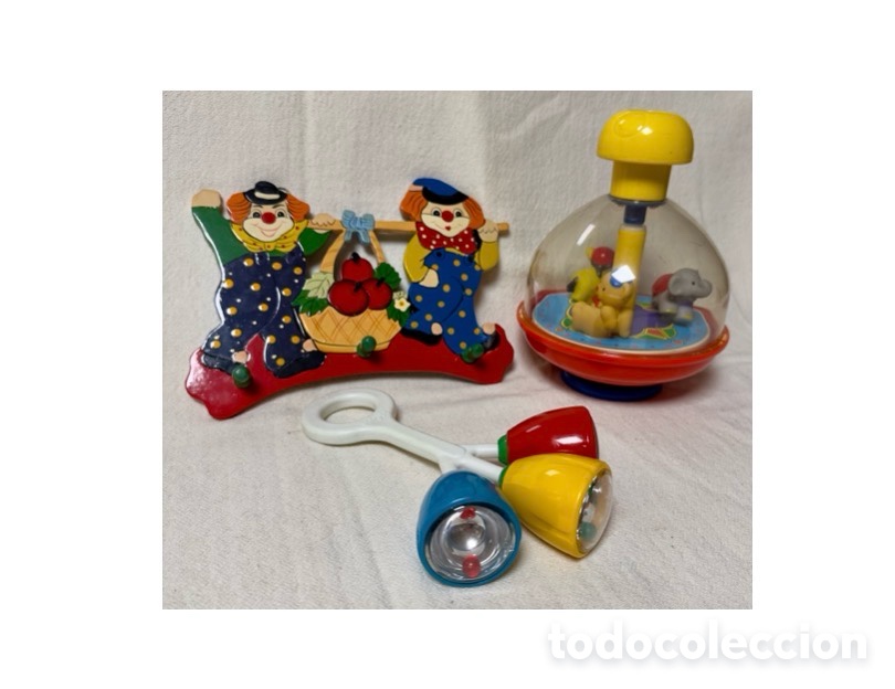 Juegos antiguos: Lote vintage infantil. Perchero, tiovivo y sonajero.