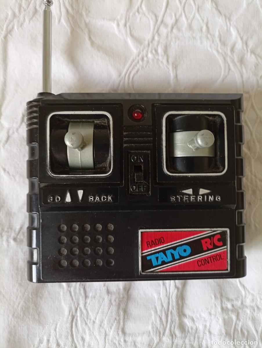 Old Games: Mando a distancia para veh&iacute;culos de radio control de la marca Taiyo, con un dise&ntilde;o cl&aacute;sico y compact