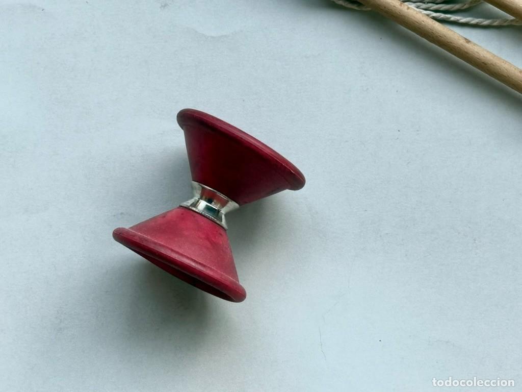 Juegos antiguos: Antiguo diabolo rojo - Foto 3
