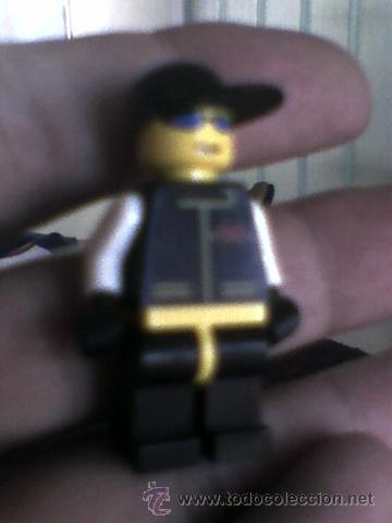 Juegos construcci&oacute;n - LEGO: Mu&ntilde;eco Lego con gorra cap - Foto 1