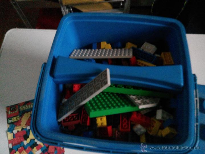 Juegos construcci&oacute;n - LEGO: caja de plastico  llena de lego system - Foto 2