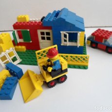 Juegos construcción - Lego: EXCAVADORA CON CASA EN CONSTRUCCION Y COCHE DE LEGO (607) - LEGOLAND - AÑOS 80 - RARO. Lote 119025795