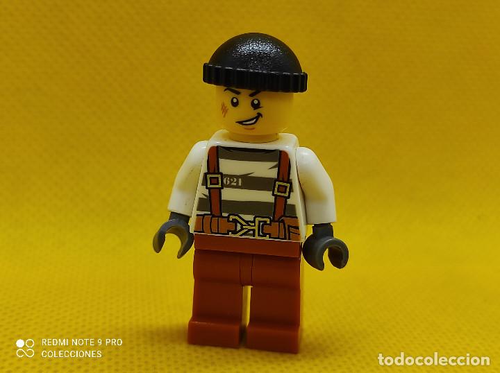 Juegos construcci&oacute;n - LEGO: Lego figura con gorro - Foto 1