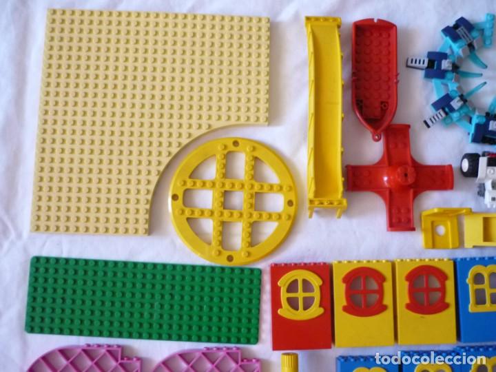 Juegos construcci&oacute;n - LEGO: Conjunto de piezas constructivas de Lego + figuras + manuales - Foto 3