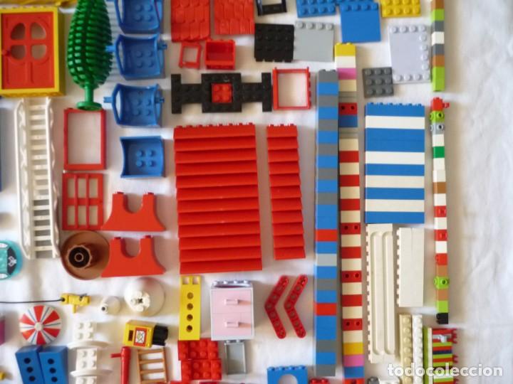 Juegos construcci&oacute;n - LEGO: Conjunto de piezas constructivas de Lego + figuras + manuales - Foto 8