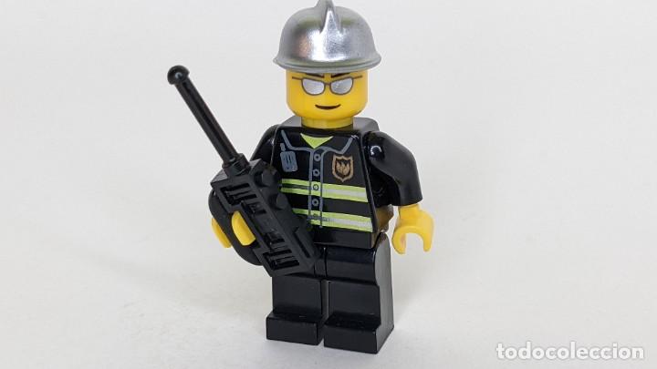 FIREFIGHTER SILVER HELMET 7942 – LEGO CITY LEGO MINIFIGURE – CTY0047 (Juguetes - Construcción - Lego)