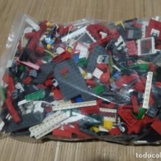 Juegos construcción - Lego: LEGO LOTE DE 1200 GR DE PIEZAS SUELTAS Y LIBROS DE INSTRUCCIONES. Lote 351095884