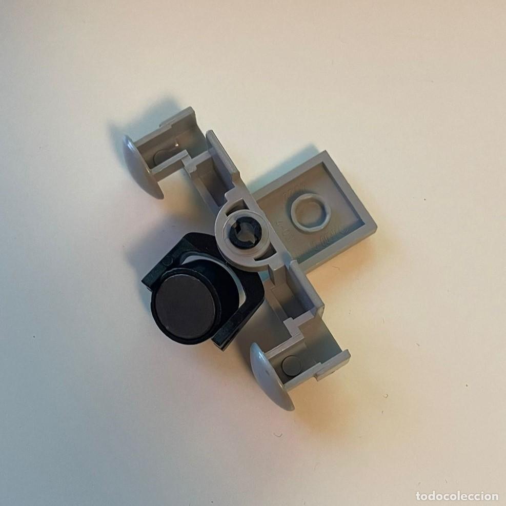 Juegos construcci&oacute;n - LEGO: LEGO Ref 4022 Train Buffer Beam with Black Train Coupling and Black Magnet Cylindrical - Foto 2