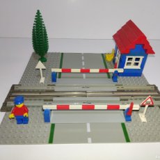 Juegos construcción - Lego: LEGO 7834 1980 LEVEL CROSSING
