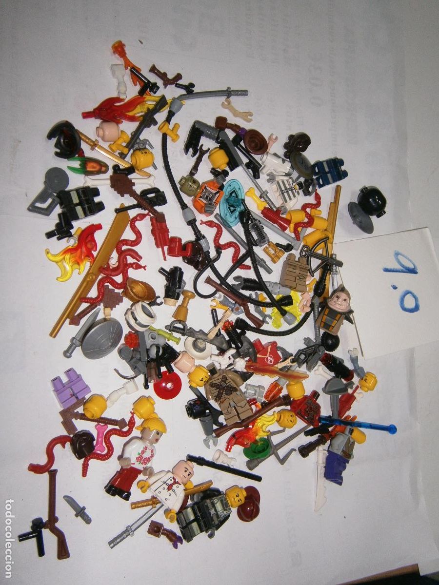 Juegos construcci&oacute;n - LEGO: GRAN LOTE FIGURAS LEGO Y COMPLEMENTOS DIVERSOS - Foto 1