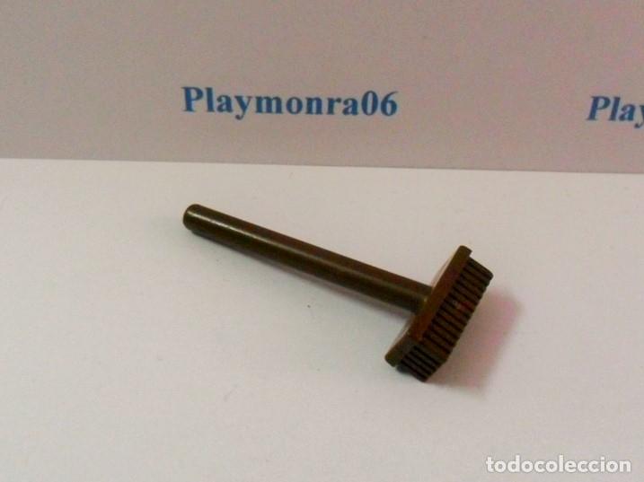 Juegos construcci&oacute;n - LEGO: LEGO C059 COMPLEMENTO ESCOBA CEPILLO MARRON - Foto 1