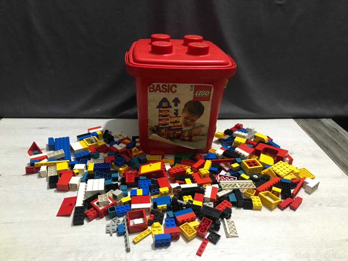 Juegos construcci&oacute;n - LEGO: Antiguo cubo Lego basic con piezas - Foto 1