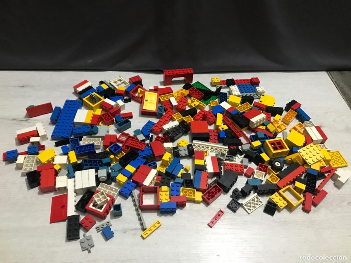 Juegos construcci&oacute;n - LEGO: Antiguo cubo Lego basic con piezas - Foto 4