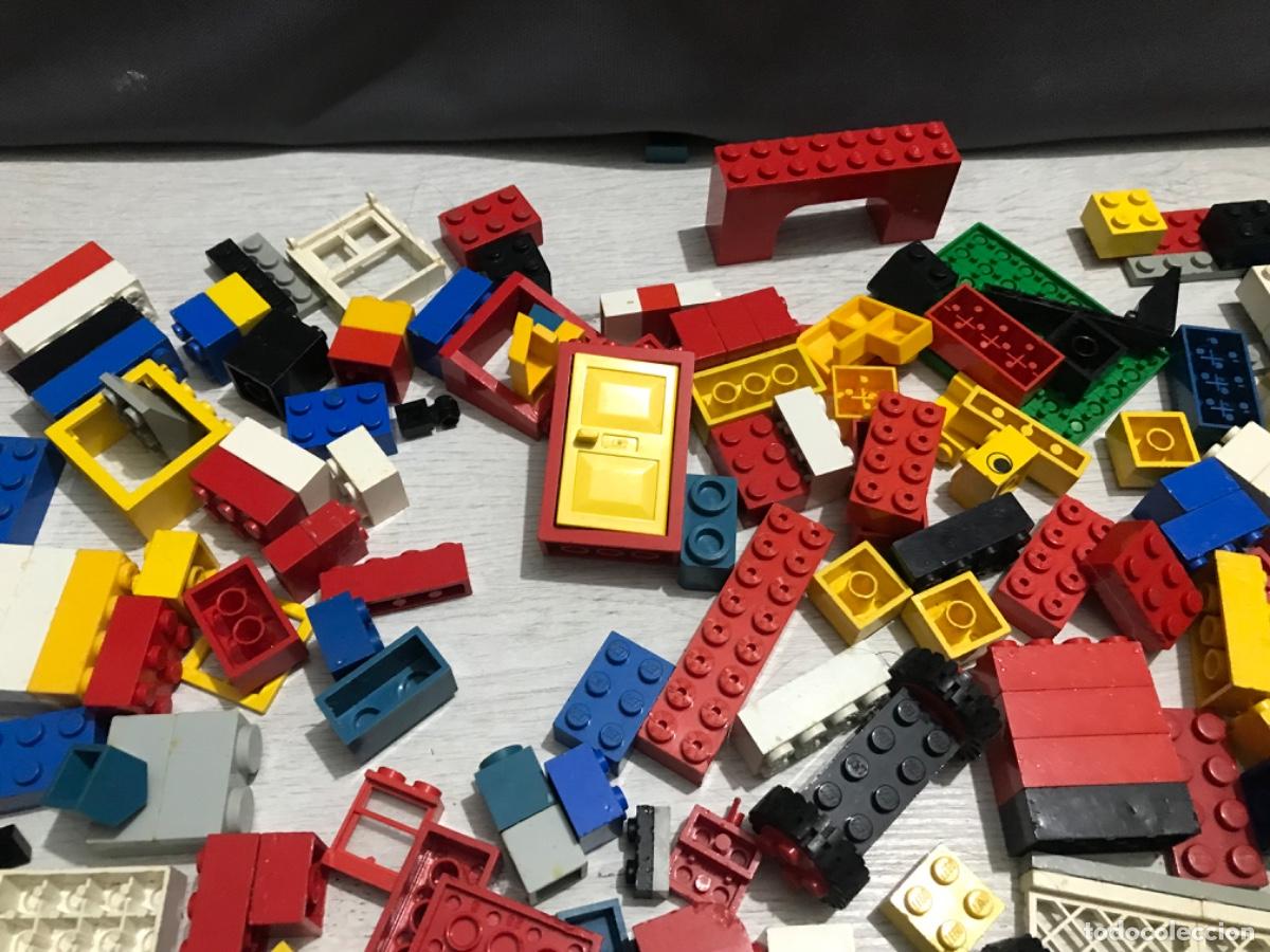 Juegos construcci&oacute;n - LEGO: Antiguo cubo Lego basic con piezas - Foto 5