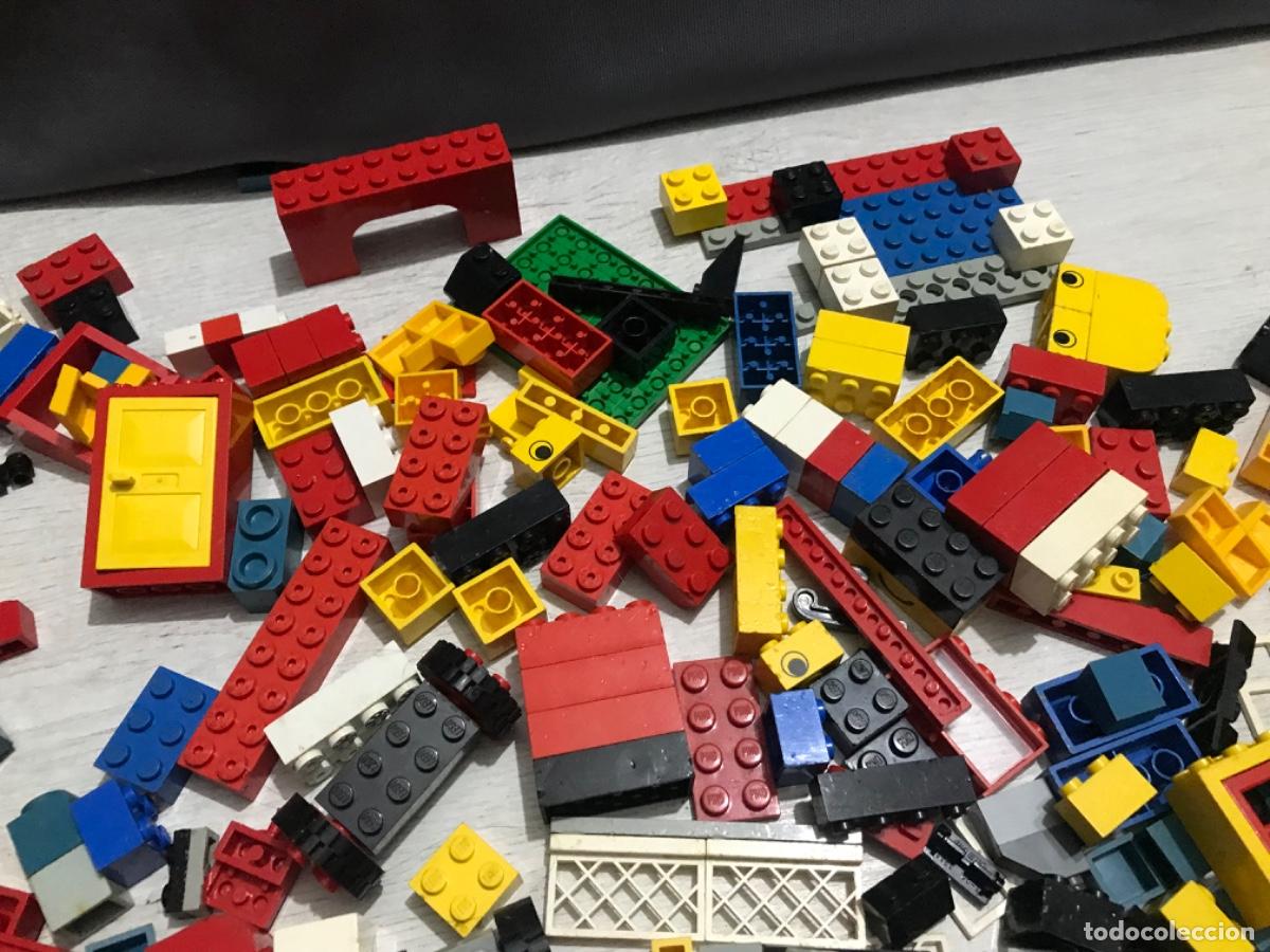 Juegos construcci&oacute;n - LEGO: Antiguo cubo Lego basic con piezas - Foto 6