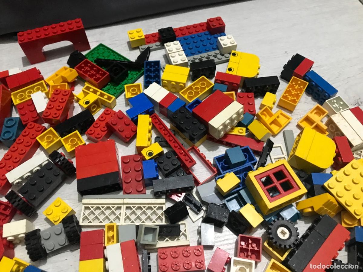 Juegos construcci&oacute;n - LEGO: Antiguo cubo Lego basic con piezas - Foto 7