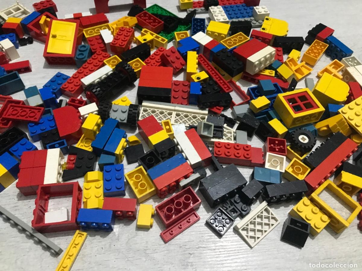 Juegos construcci&oacute;n - LEGO: Antiguo cubo Lego basic con piezas - Foto 9