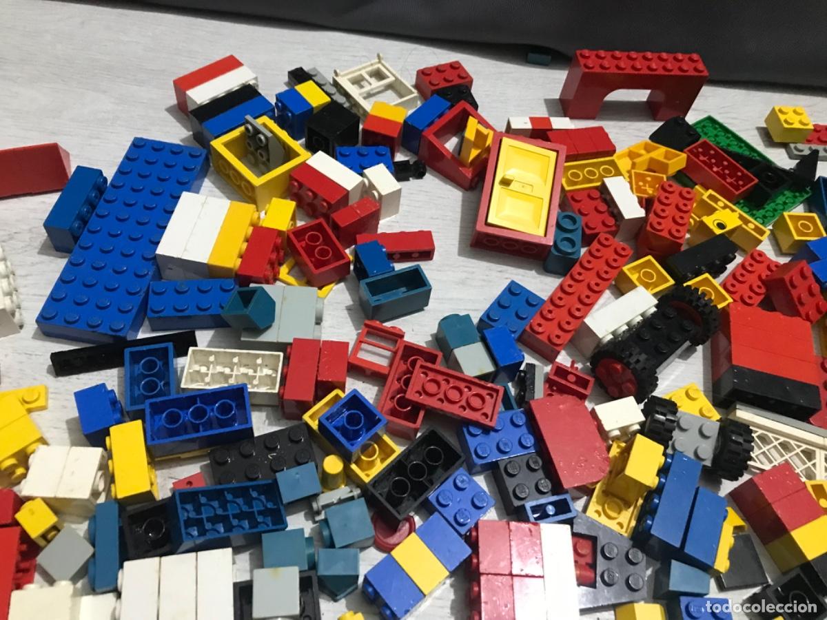 Juegos construcci&oacute;n - LEGO: Antiguo cubo Lego basic con piezas - Foto 12