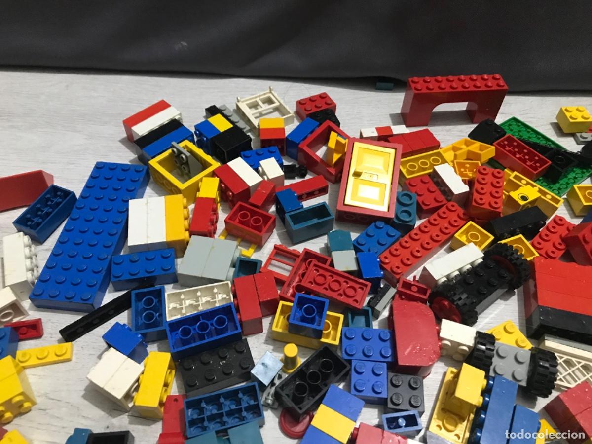 Juegos construcci&oacute;n - LEGO: Antiguo cubo Lego basic con piezas - Foto 13