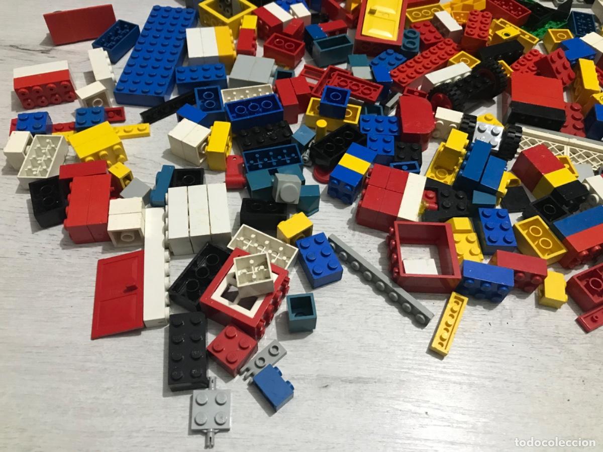 Juegos construcci&oacute;n - LEGO: Antiguo cubo Lego basic con piezas - Foto 16