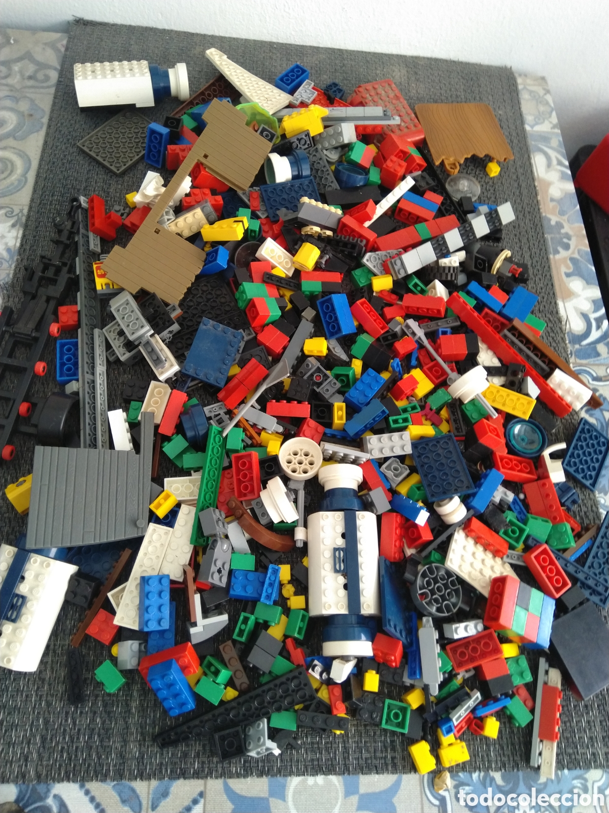 Juegos construcci&oacute;n - Lego: LOTE PIEZAS LEGO 1.150GR APROX ( 1,15KG) VARIOS COLORES