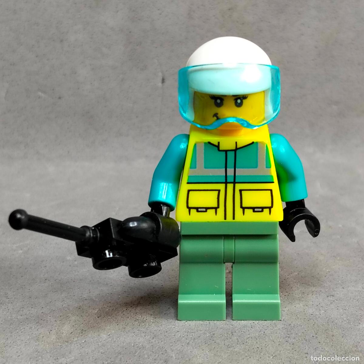 Jogos constru&ccedil;&atilde;o - LEGO: Mujer M&eacute;dico, Piloto de Helic&oacute;ptero de rescate, figura de la referencia 60343, universo City de LEGO
