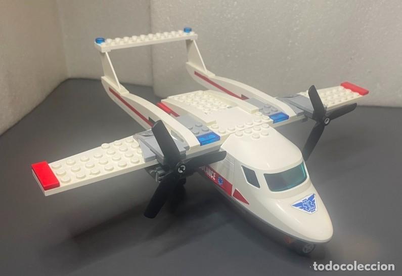 Juegos construcci&oacute;n - Lego: LEGO - Town : City : Hospital - Avi&oacute;n ambulancia del set &nbsp;60116