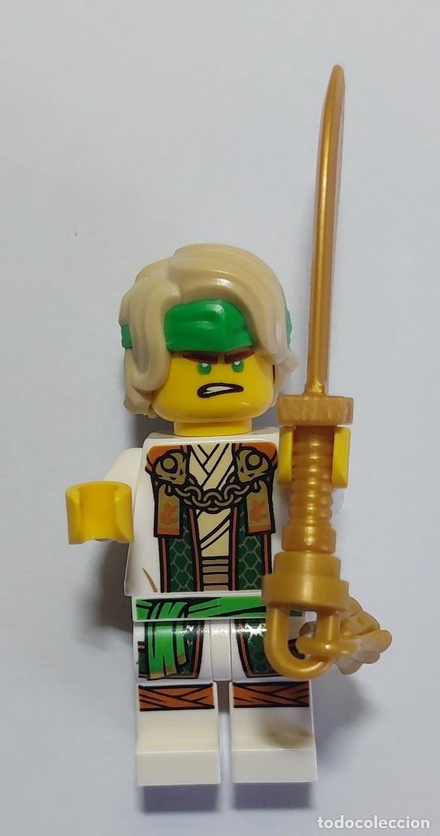 Juegos construcci&oacute;n - Lego: Original LEGO - Master Lloyd, Maestro Lloyd de Ninjago Dragons Rising con una espada dorada.