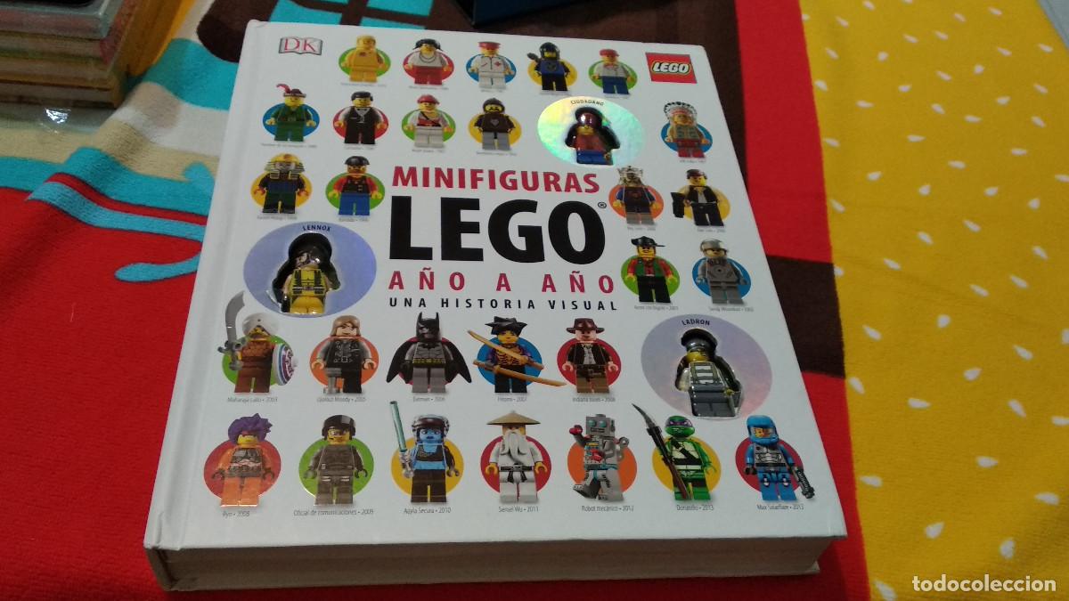 Juegos construcci&oacute;n - LEGO: LIBRO CON 3 MINIFIGURAS LEGO - UNA HISTORIA VISUAL A&Ntilde;O A A&Ntilde;O - COMO NUEVO SIN USAR - VER FOTOS