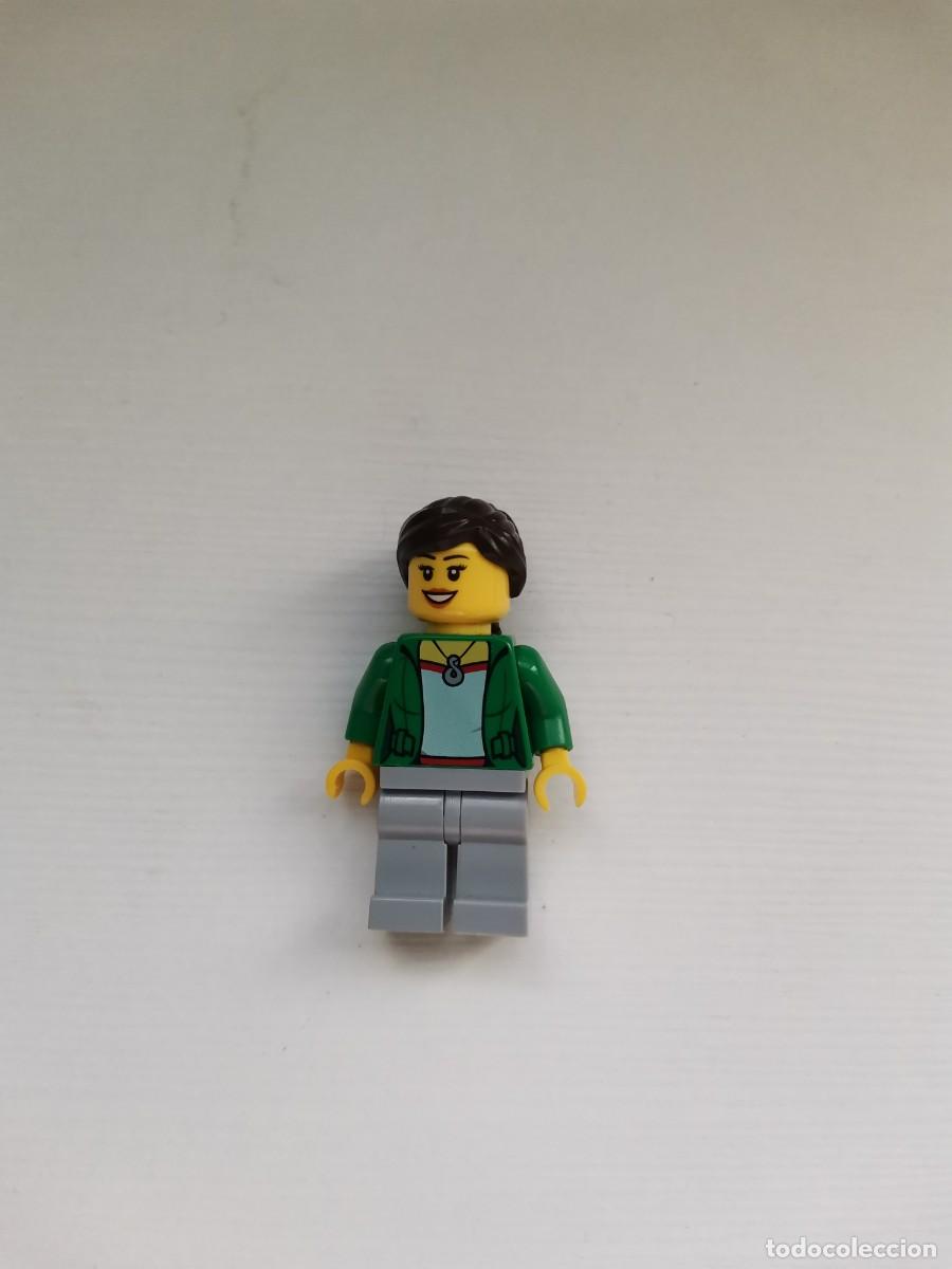 Juegos construcci&oacute;n - LEGO: LEGO MINIFIGURA MUJER