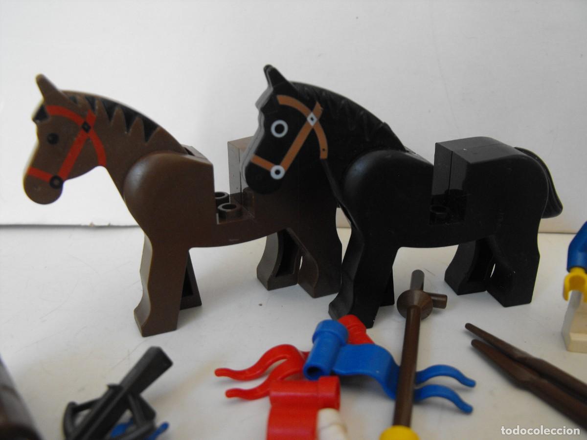 Juegos construcci&oacute;n - LEGO: LEGO. Lote de figuras y complementos medievales. - Foto 2
