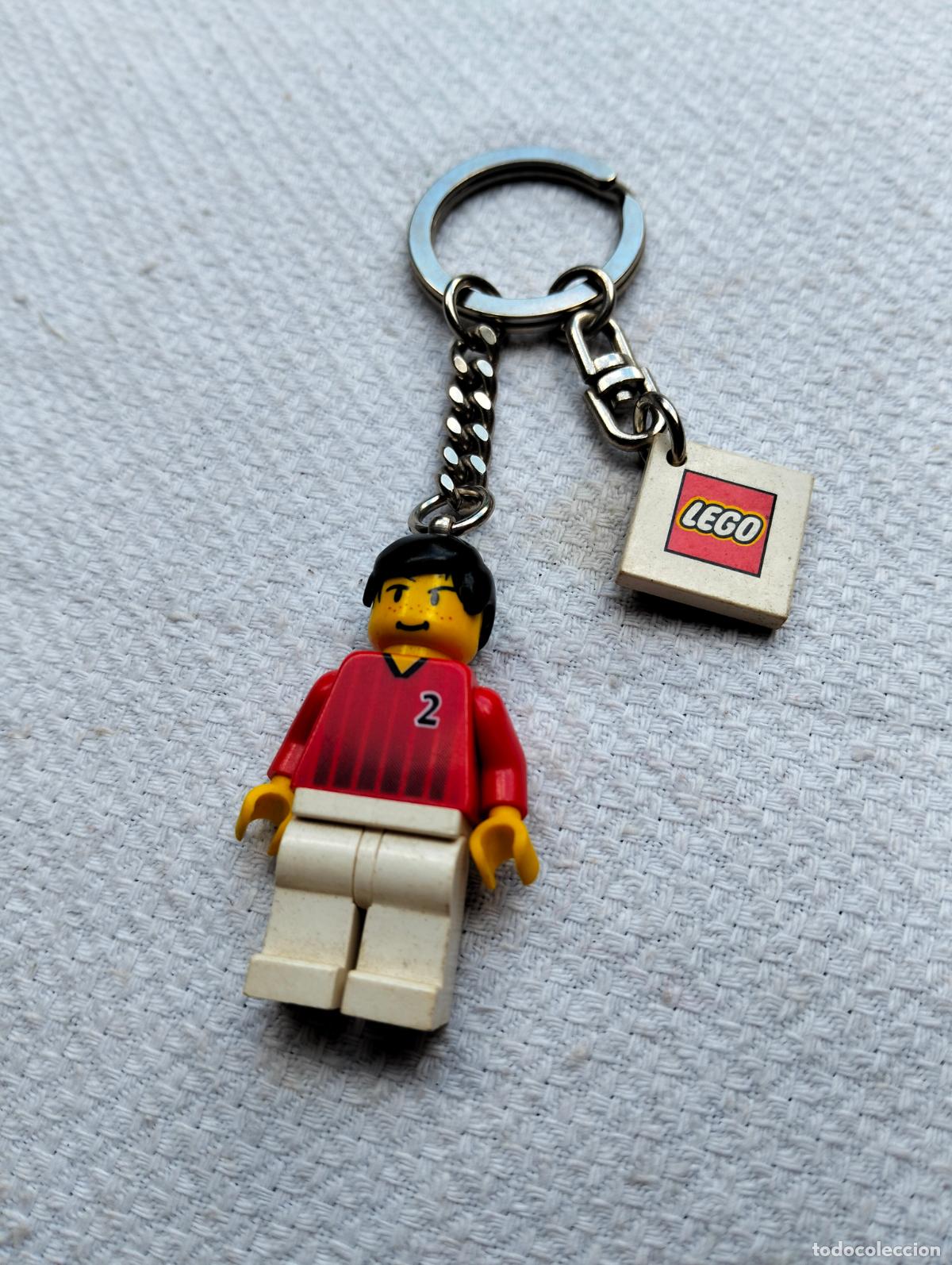 Giochi costruzione - LEGO: Antiguo llavero figura de lego jugador de f&uacute;tbol con bal&oacute;n pelota camisa roja 2