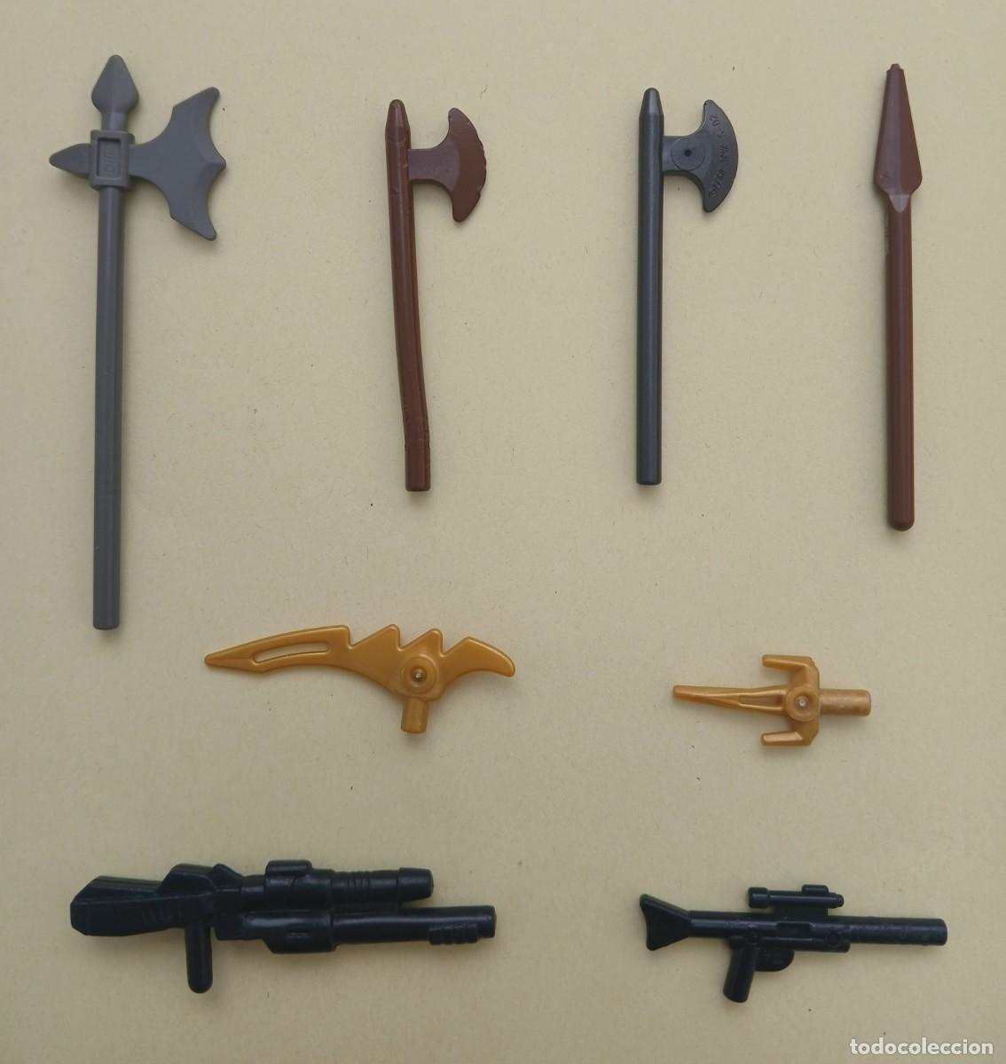 Juegos construcci&oacute;n - LEGO: Lote armas Lego. Fusiles, hachas, lanzas, pu&ntilde;ales. etc.