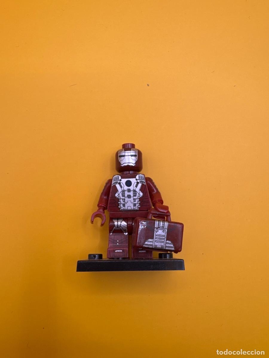 Juegos construcci&oacute;n - LEGO: IRON MAN TONY STARK MARVEL AVENGERS &ndash; MINIFIGURA COMPATIBLE LEGO ARMADURA ROJA CON MALET&Iacute;N